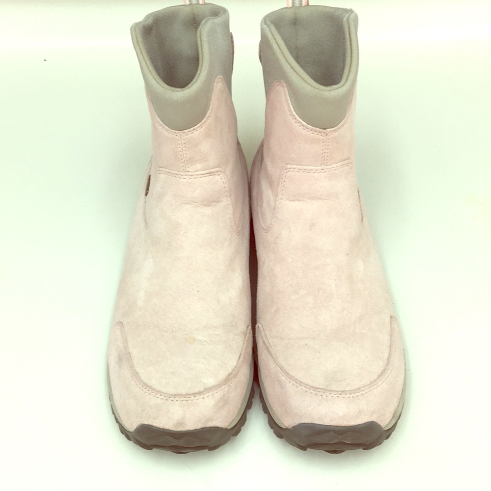 Waterproof suede boots
